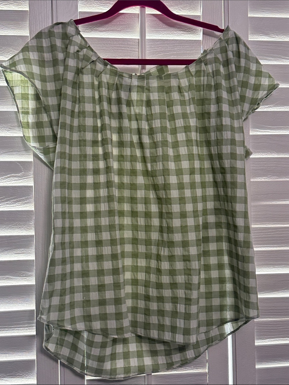 LC Lauren Conrad Green and White Gingham Short Sleeve Blouse